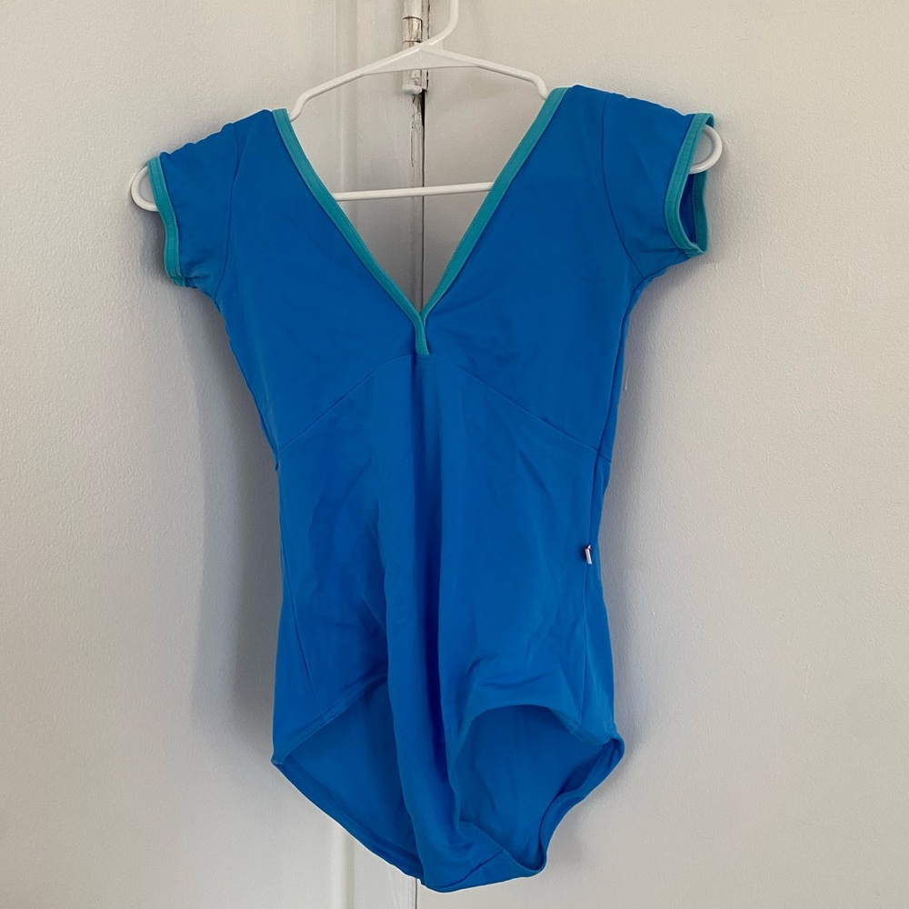 Blue / light blue trim Yumiko Alicia cap-sleeve leotard Size M